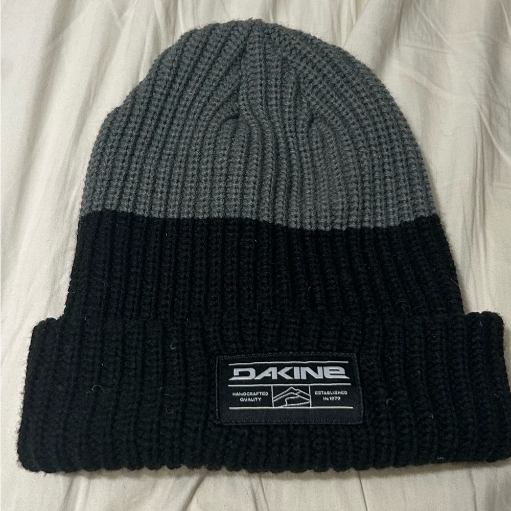 Dakine beanie
